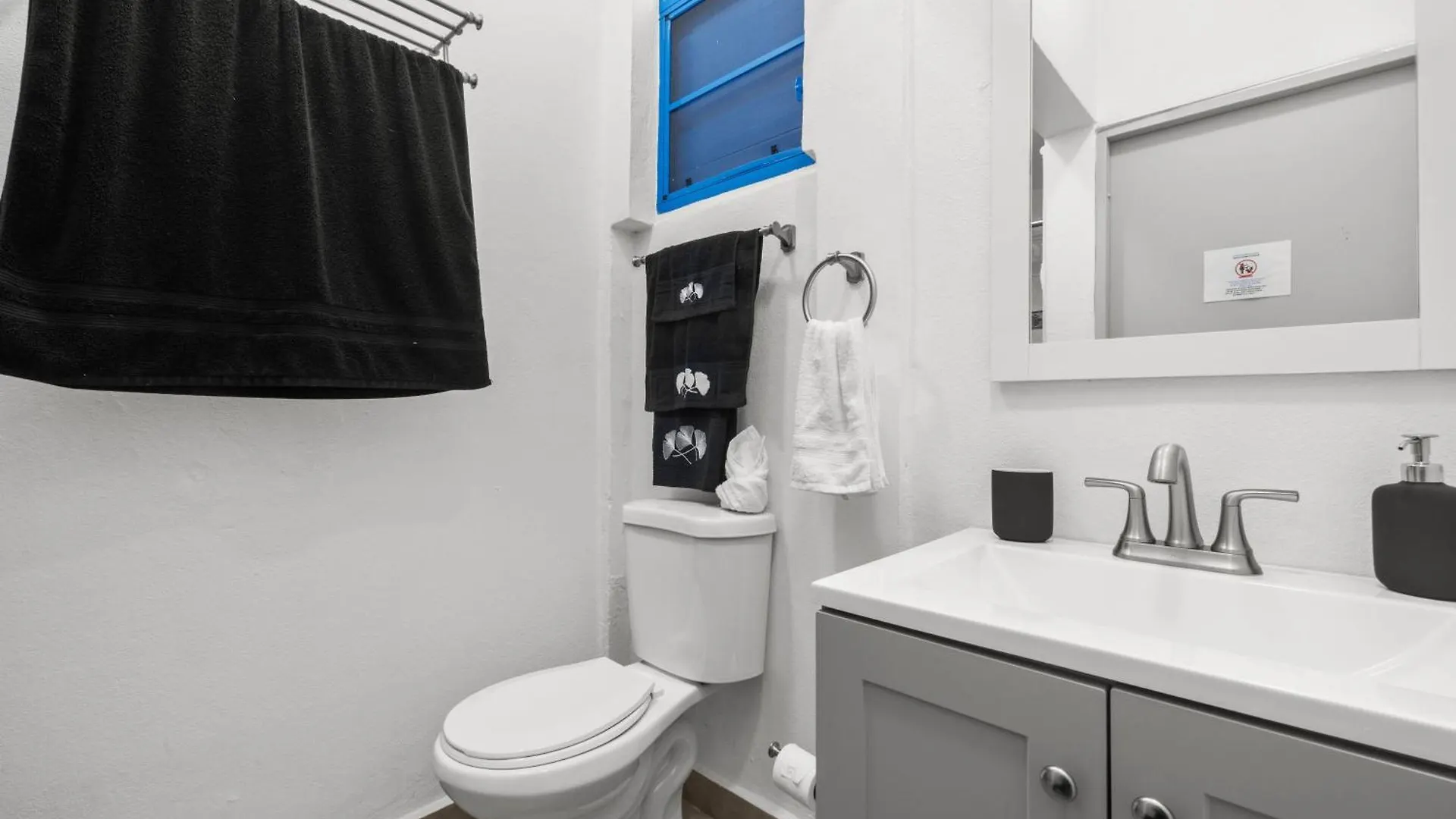 Artistic One-Bedroom Garden Apartment In Sj Mm9 سان خوان